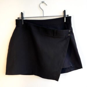 Shortsaia Assimétrico Preto (Expressio)